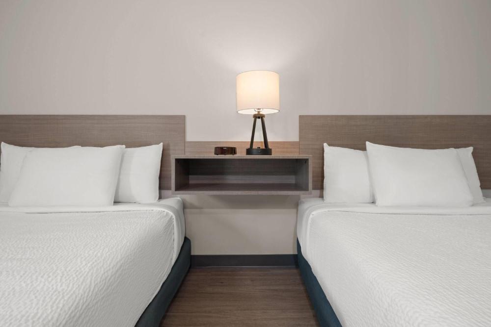 Suite with Two Queen Beds - Non-Smoking interior